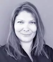 Portrait de Lucie Papikova, Thérapeute Complémentaire Ortra TC Kinésiologie, formateur.ice chez Equilibre Formation